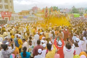 Welcoming Saint Dnyaneshwar by blowing up Bhandara in Jejuri Nagar of Khanderaya