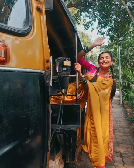 Shivani Mundhekar Yellow Saree Look