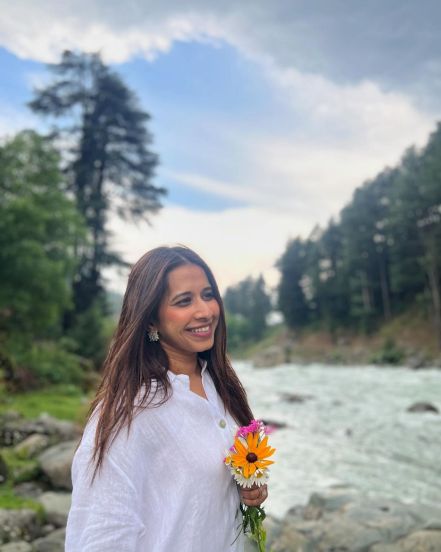 Shreya Bugde Sheth Kashmir Vacation