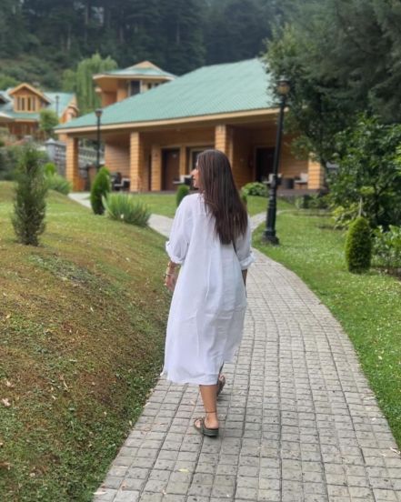 Shreya Bugde Sheth Kashmir Vacation