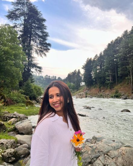 Shreya Bugde Sheth Kashmir Vacation