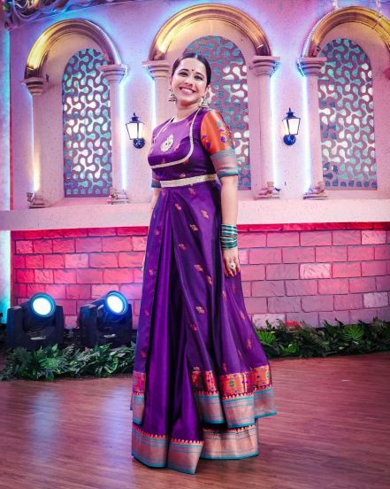 Shreya Bugde Sheth Purple Paithani Dress