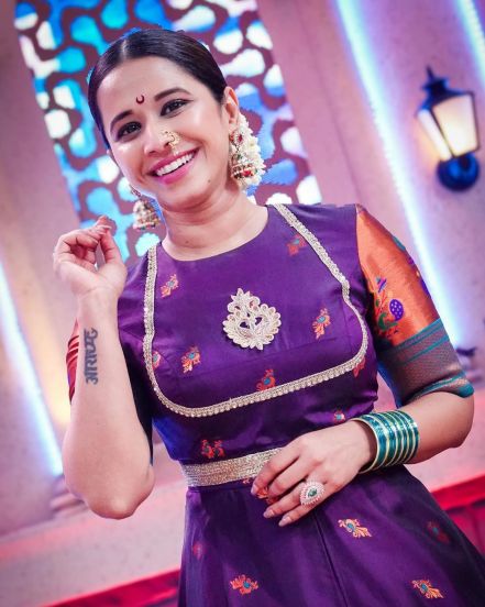 Shreya Bugde Sheth Purple Paithani Dress