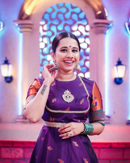 Shreya Bugde Sheth Purple Paithani Dress