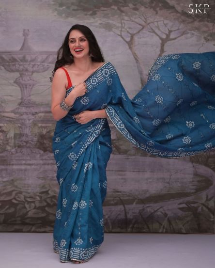 Shruti Marathe Blue Saree Look