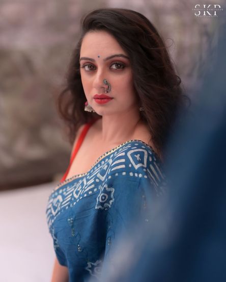 Shruti Marathe Blue Saree Look