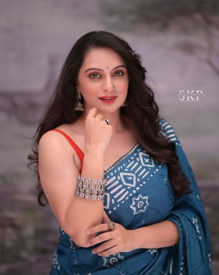 Shruti Marathe Blue Saree Look