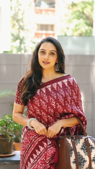 Shruti Marathe Vintage Look