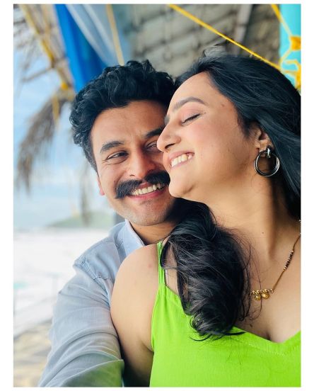 Sumeet Pusavale Wife Monika Goa Vacation