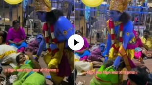 a woman wake up from sleep in wari and saw vithu mauli and then touch feet of vitthal emotional video goes viral