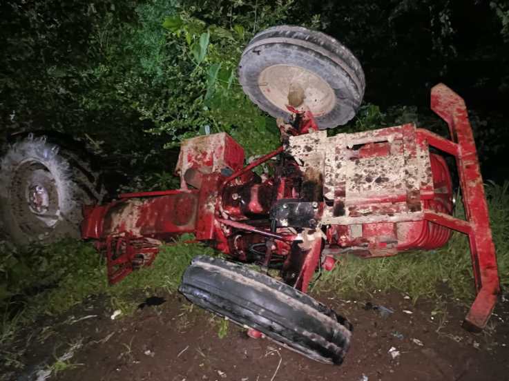 Horrible accident on Mumbai Pune Express bus going to Pandharpur Five dead, some serious