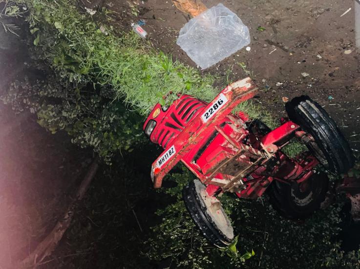 Horrible accident on Mumbai Pune Express bus going to Pandharpur Five dead, some serious