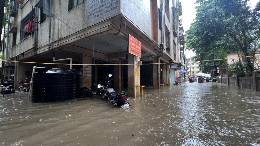 Pune Heavy Rainfall Alert Today in Marathi, pune rain latest photos by indian express