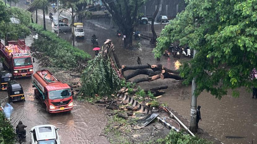 Pune Heavy Rainfall Alert Today in Marathi, pune rain latest photos by indian express