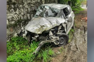 Car crashes as driver loses control amid sound of Insta reel