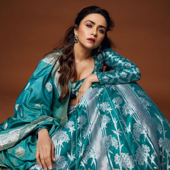 amruta-khanvilkar