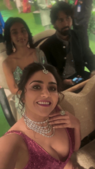 amruta khanvilkar ambani reception