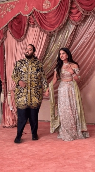 anant ambani and Radhika merchant outfit in sangeet ceremony