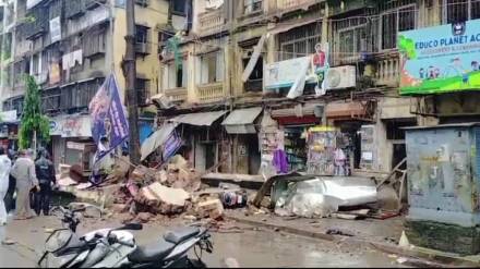 part of building collapsed, Grant Road, Mumbai, rescue operation