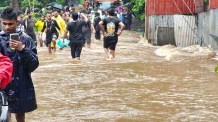 aarey colony road waterlogged marathi news