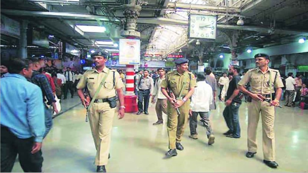 Mumbai railway station marathi news