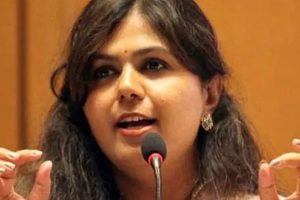 Six corporators including former MLA Bapu Pathare absent in meeting held by Pankaja Munde