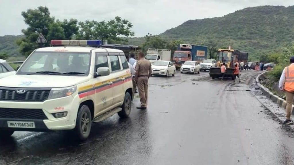 khambatki ghat, oil spilled on khambatki ghat