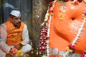 Chief Minister of Madhya Pradesh Dr Mohan Yadav visits Shri Chintamani Mandir Devasthan at Kalamb