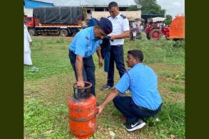 lpg cylinder caught fire in mauli palkhi ceremony