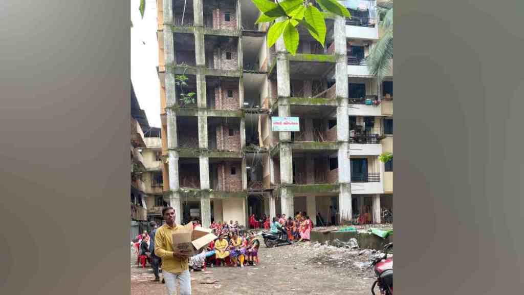 Dombivli, Radhai building, High Court order, illegal construction, land mafia, BJP workers, demolition, Thane Police Commissioner, Manpada Police Station, criminal tendencies, protest, protection request,