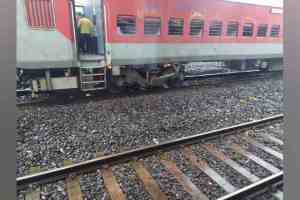 Fire on Gorakhpur Express Disrupting Central Railway Services