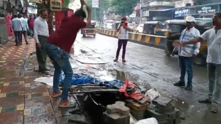 kdmc taken action against hawkers outside dombivli stationkdmc taken action against hawkers outside dombivli station