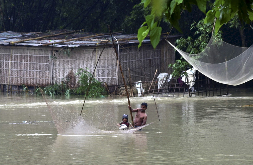 assam, floods, northeast india, landslides, assam live update, northeast india weather report, indian express