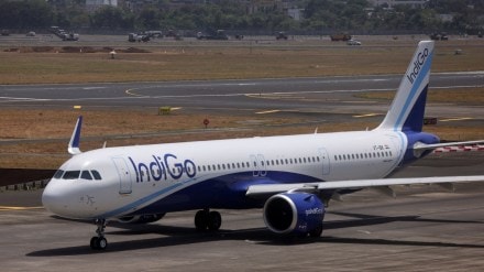 indigo flight from delhi to mumbai delayed by eight hours