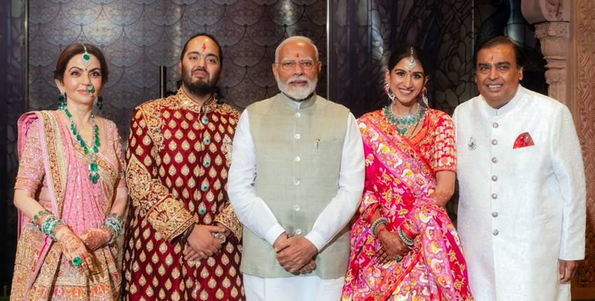 Narendra Modi in auspicious Ashirwad ceremony