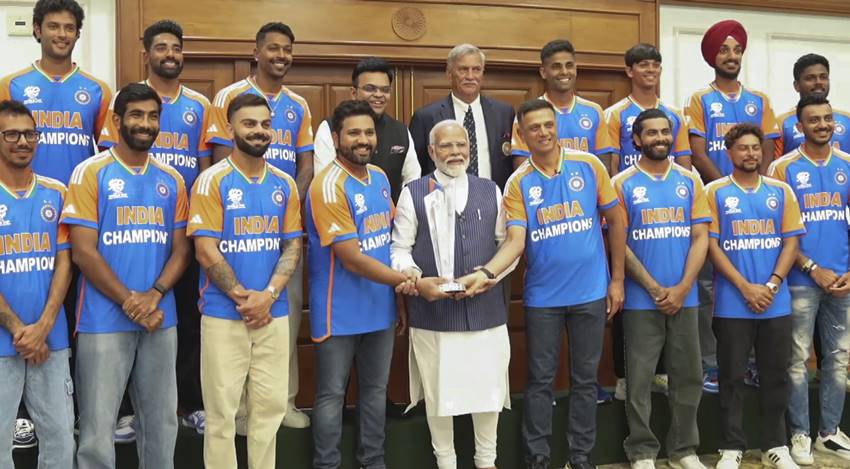 Why did PM Modi not hold the World Cup trophy,