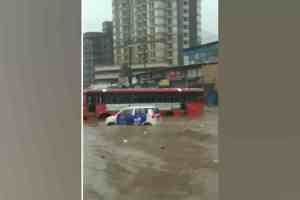 Kalyan, Shilphata road, Malangroad, flooding, heavy rains, traffic blocked, shops submerged, vehicle showrooms, illegal constructions, Adivli, Dhokali, Nandivali, furniture shops, Ola, Uber, Navi Mumbai, Mumbai, flood water, MIDC, AIIMS Hospital Road, Vande Matarm Udyan,