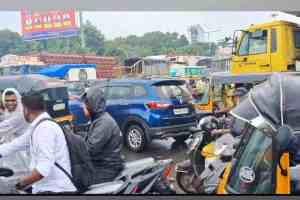Traffic Chaos in Kalyan West, Traffic Chaos, Kalyan West, Commuters Frustrated Over Persistent Jams, kalyan news, traffic news,