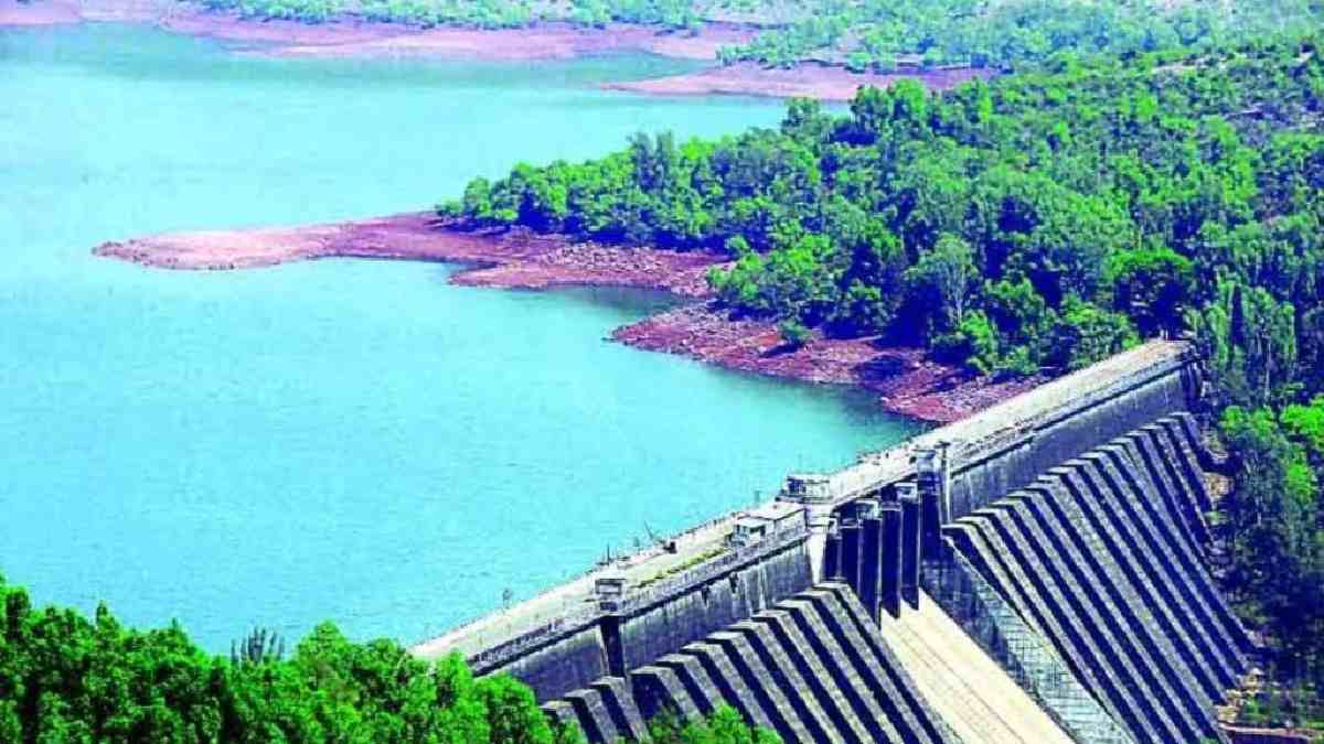 Koyna Dam Releases Water as Heavy Rains Fill Reservoir to 62 percent ...