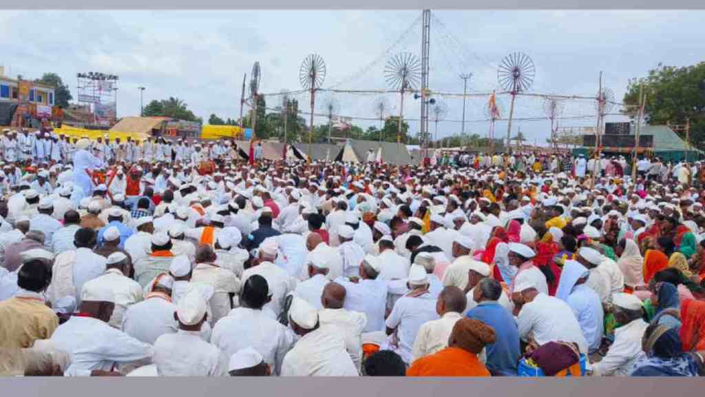 Sant Dnyaneshwar Maharaj's Paduka, Sant Dnyaneshwar Maharaj s Paduka in Lonand, lonand, Devotees Flock to Lonand for Dnyaneshwar Maharaj s Paduka Darshan, Festive Devotion in lonand, satara, marathi news, loksatta news,