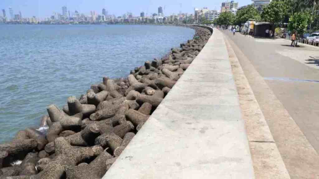 Young Woman Drowns at Marine Drive, Young Woman Suspected Suicide Marine Drive, Police Investigate, marine drive, Mumbai news