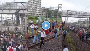vivek agnihotri reacts to mumbaikars walking on tracks