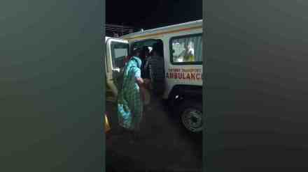 Nandurbar, women delivery in ambulance, ambulance delivery, health system apathy, Prakasha Primary Health Center, Kalsadi Health Center, pregnant woman, district hospital, malfunctioning ambulance, Pramila Bhil, tribal health issues