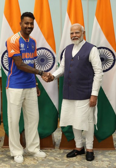 pm modi and hardik pandya