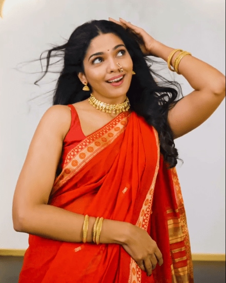 Pooja sawant shared photo in red nauvari saree on social media