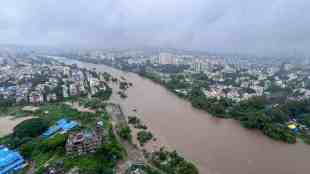 Pune, heavy rain, floods, bridge closures, landslides, District Collector, Suhas Diwase, evacuated citizens, road closures, safety precautions, pune news, pune rain, loksatta news, latest news,