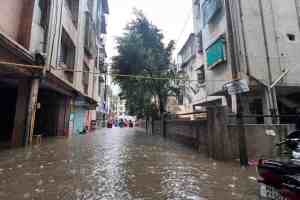 Pune, heavy rains, Sinhagad Road, dam water release, flood, municipal administration, residents, NDRF, fire brigade, emergency response, pune news,