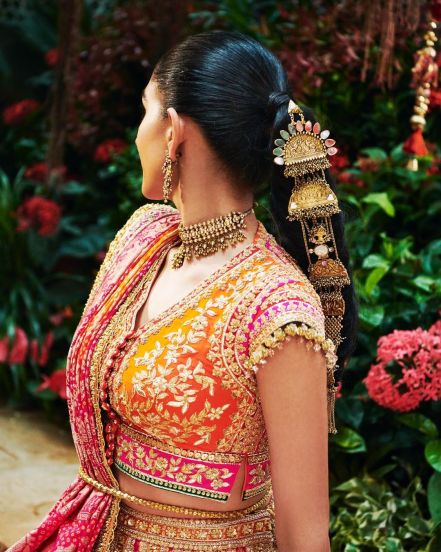 radhika merchant wore manish malhotra bandhani lehenga