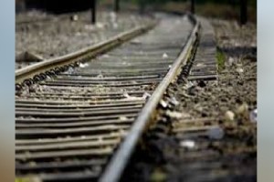 Cracked railway track between Mulund to Nahoor Mumbai