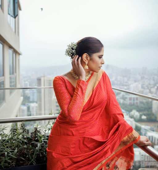 sai tamhankar paithani saree look